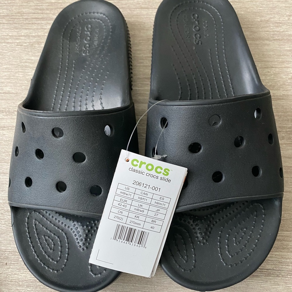 Black classic croc slides